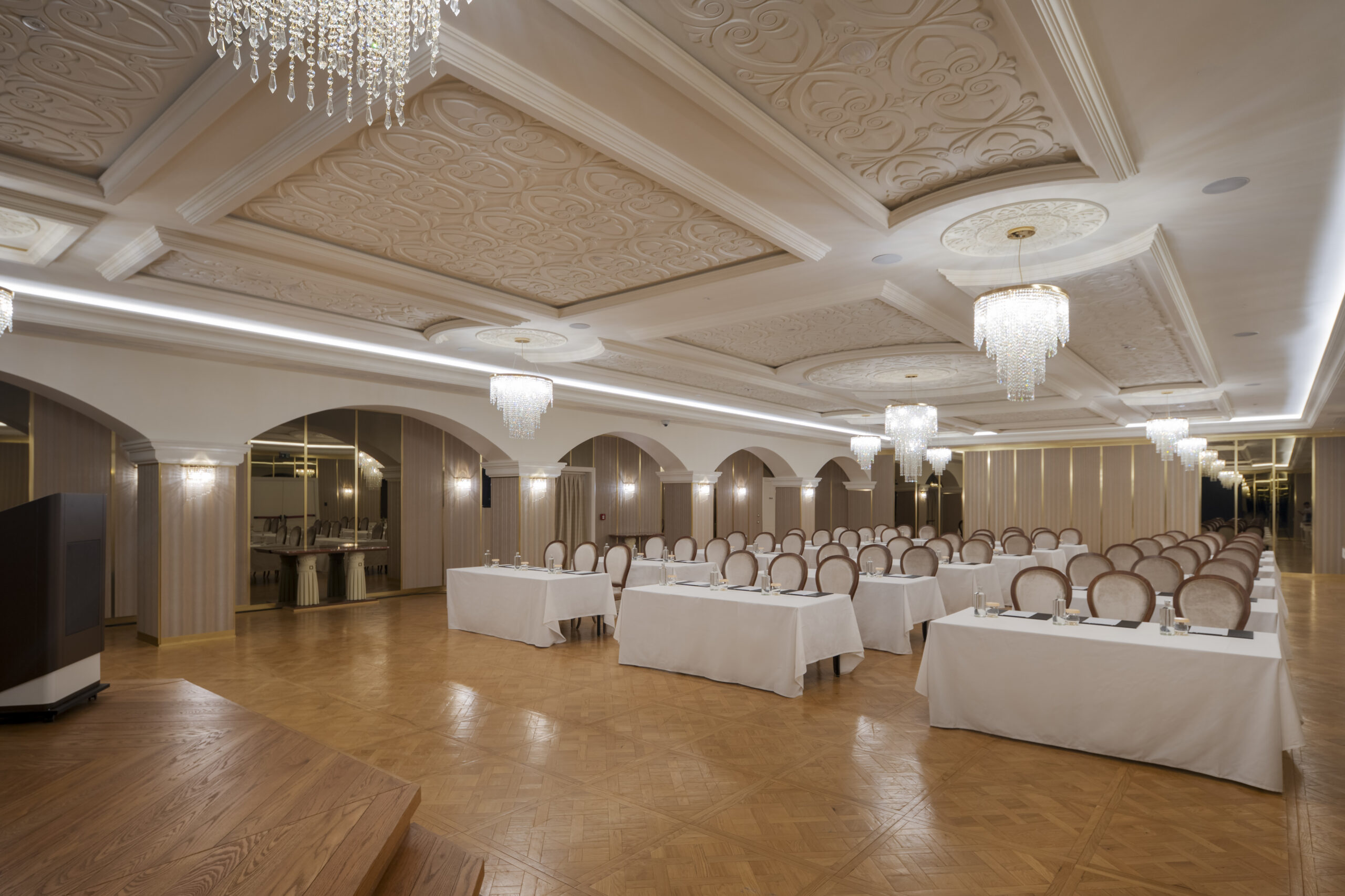 40_Ayan_BallRoom